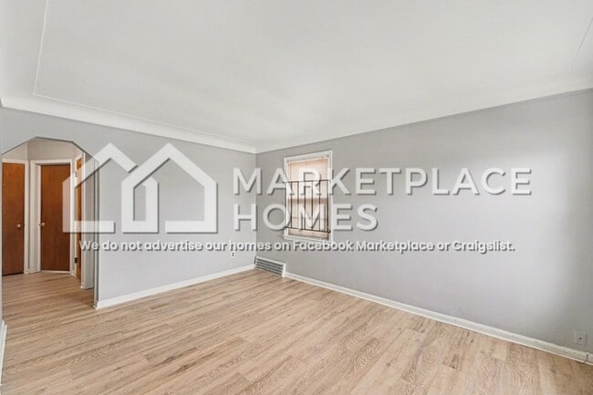 Photo - 9917 Sussex St