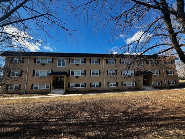 Photo - 27 N Maple Ct Apartment Unit 7