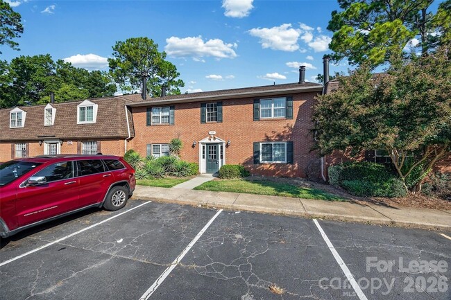 Building Photo - 5805 Hunting Ridge Ln Unit H