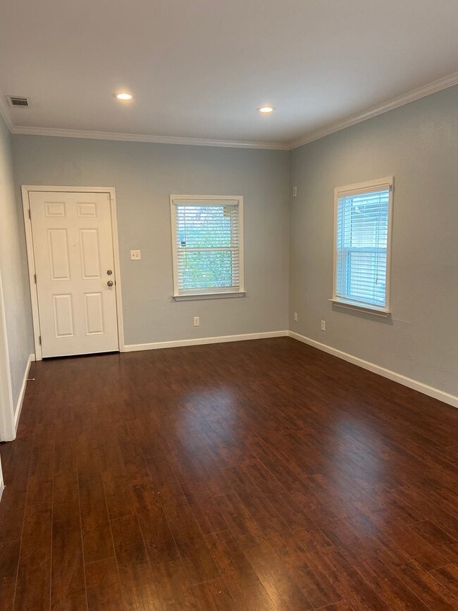 Photo - Beautiful 2 Bdrm, 1 Bath Downtown Sac Remodel!