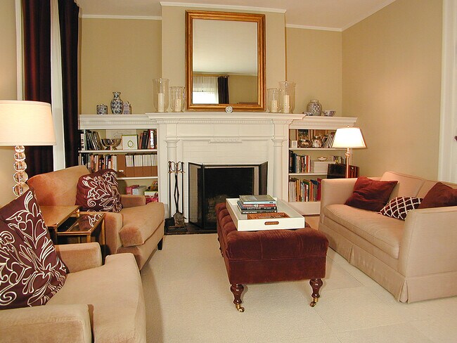 Study - 195 Bishop St.