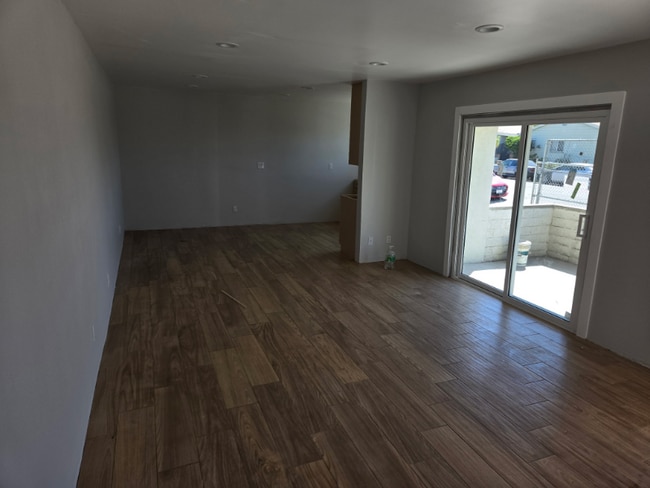 Photo - 14700 Hubbard St Unidad 3