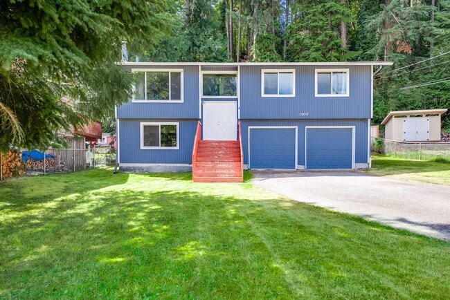 Updated split level home in Shoreline with... - Updated split level home in Shoreline with...
