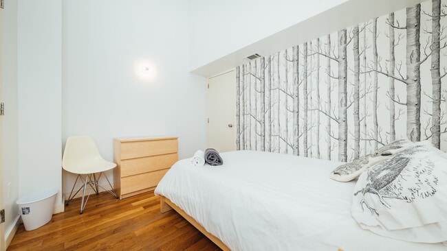 Photo - 130 Scholes St Unidad 2A