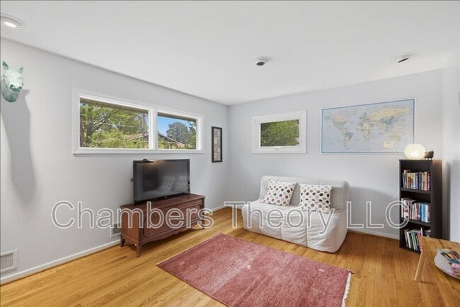 Photo - 912 N Lexington St