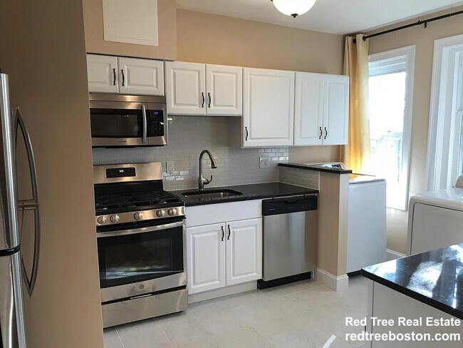 Photo - 1999 Commonwealth Ave