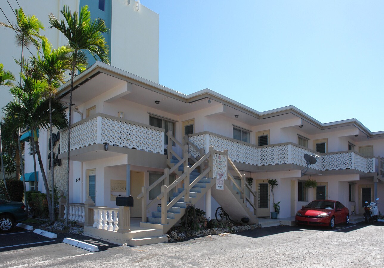 Photo - Coral Reef Apartments