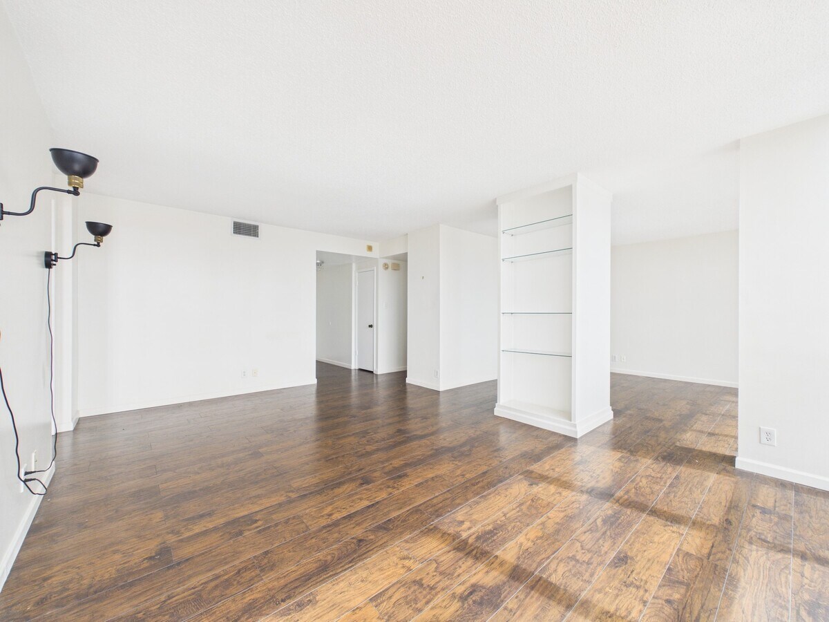 Photo - 5001 Woodway Dr Unit 1103