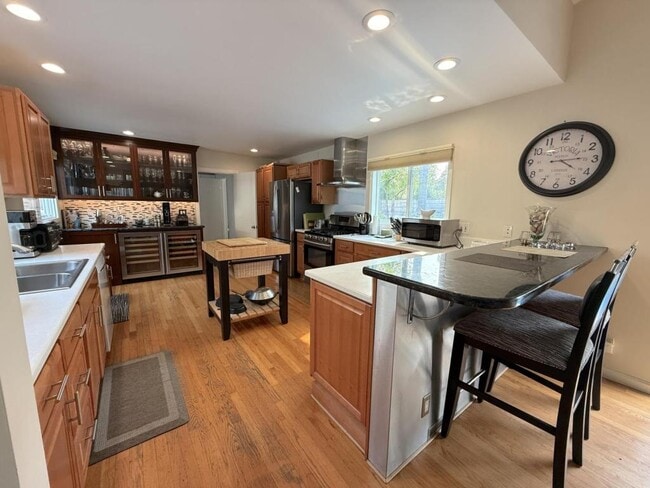 345 N Ontare Rd