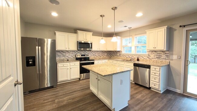 Photo - 147 Niblick Dr