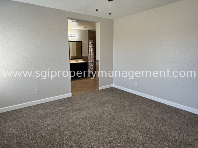 Photo - 1909 N 103rd Ln