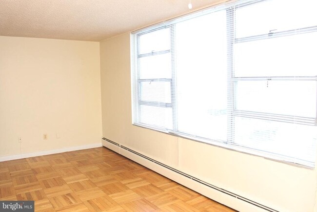 Photo - 1030 E Lancaster Ave Unit 111