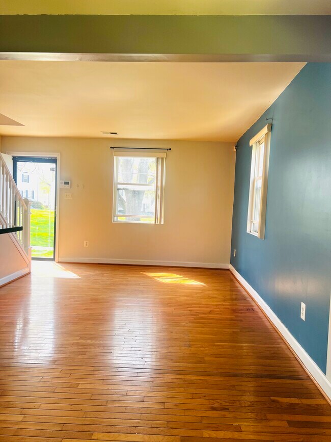 Photo - 6900 Hawthorne St Unit Hawthorne