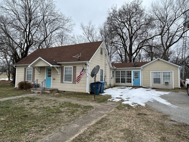 Building Photo - 955 N Curtis Ave