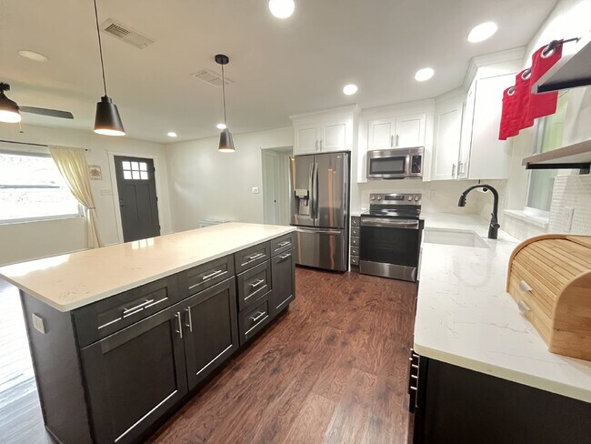 Beautifully Renovated 3 Bedroom Single Family Near Cleveland Heights Golf Course