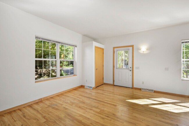 Sala de estar - 18 N Baldwin St Unidad A