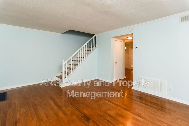 Photo - 6900 Roswell Rd