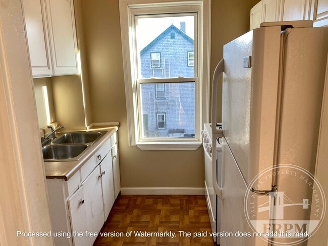 Building Photo - 528 4th St Unit 3 Rental