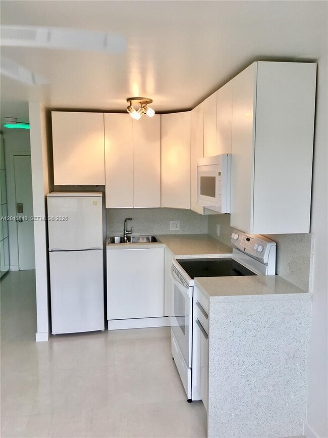 Photo - 6484 Indian Creek Dr Unit 205