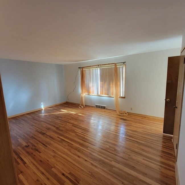 Photo - 20 W 25th Ave