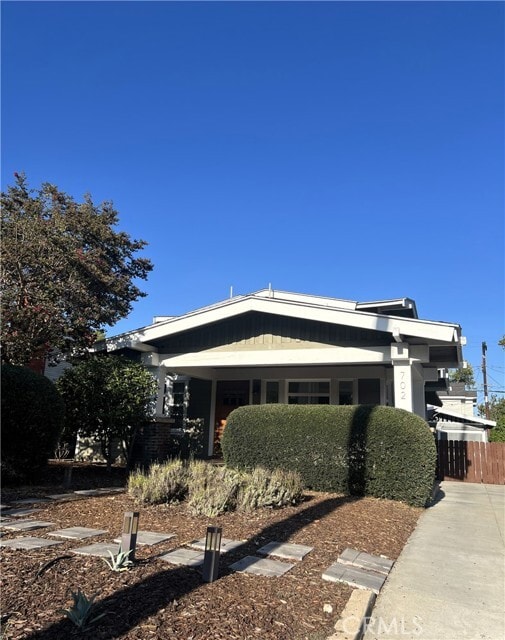 702 N Bushnell Ave