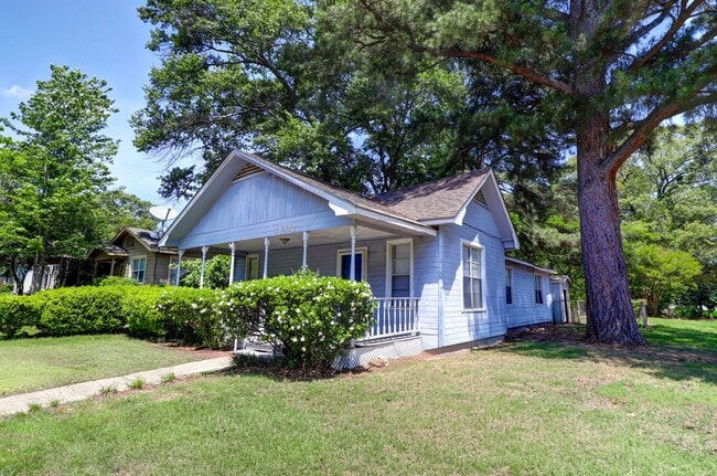 Building Photo - 2 Bedroom 2 Bathroom House for Rent