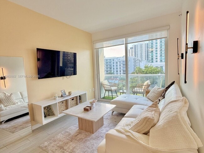 Photo - 321 NE 26th St Unidad 513