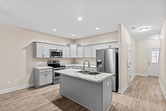 Photo - Large 3br Stonebay Townhome AVAILABLE NOW!