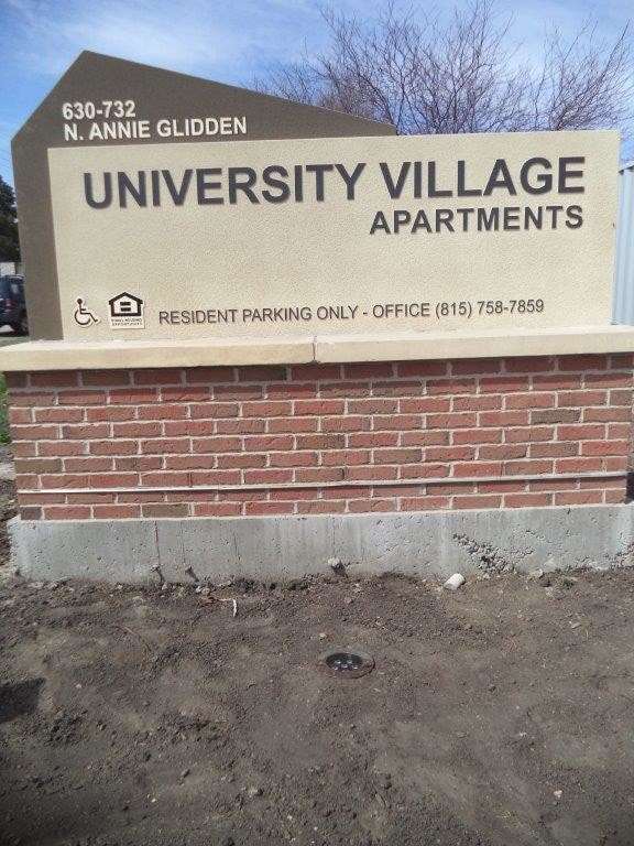 University Village Apartments For Rent in Dekalb, IL