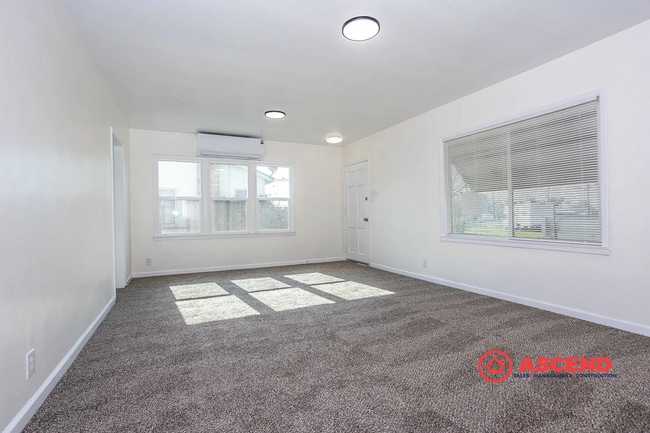 Photo - Charming 4 Bedroom Home!