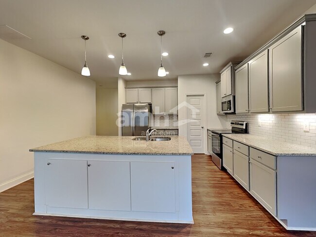 Photo - 460 Omnia Ridge Way