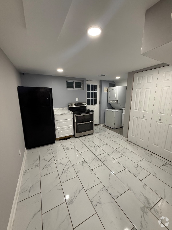 Building Photo - 2100 Ashburton St Rental