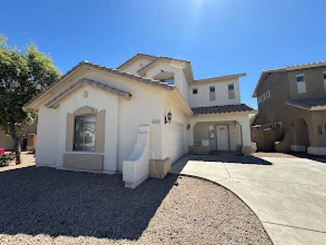 Photo - * $400 off move-in! Call today!!* Spacious 3 Bed Home with Office in Glendale - 2 Car Garage - Fr...