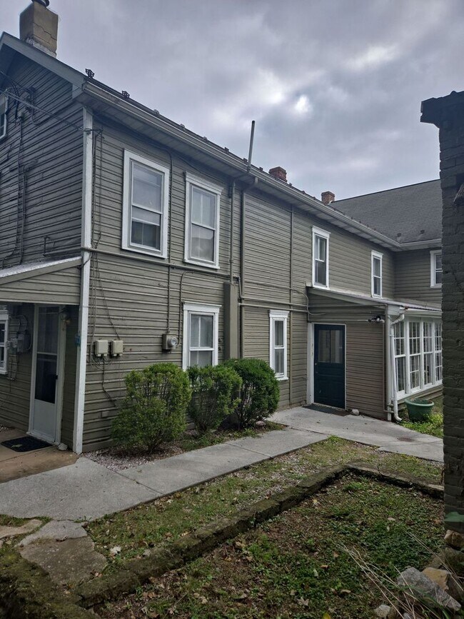 Photo - 106-108 S Main St Unidad 106 1