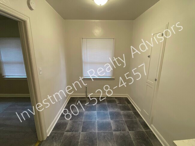 Photo - 141 E 1st Ave Unidad 206