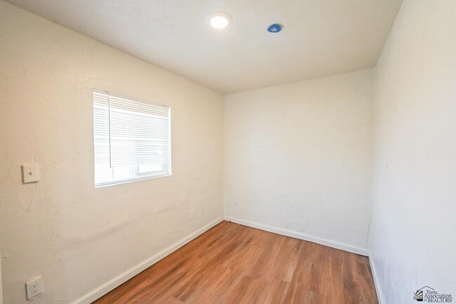 Photo - 1181 W 8th Pl
