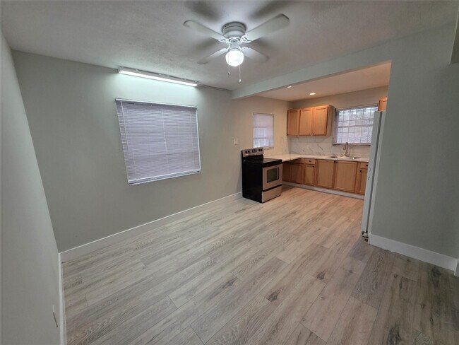 Photo - 1739 Jackson St