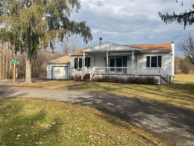 Front of house - 3661 E Lake Rd