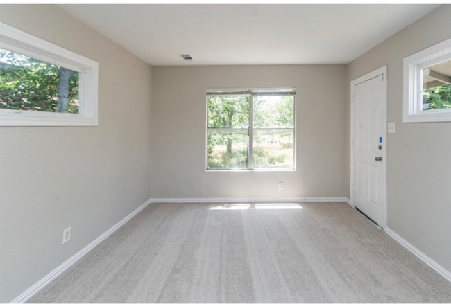 Photo - 5633 Curzon Ave