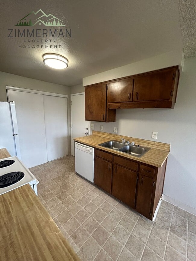 Photo - 2357 6th St Unidad 2357 N 6th St