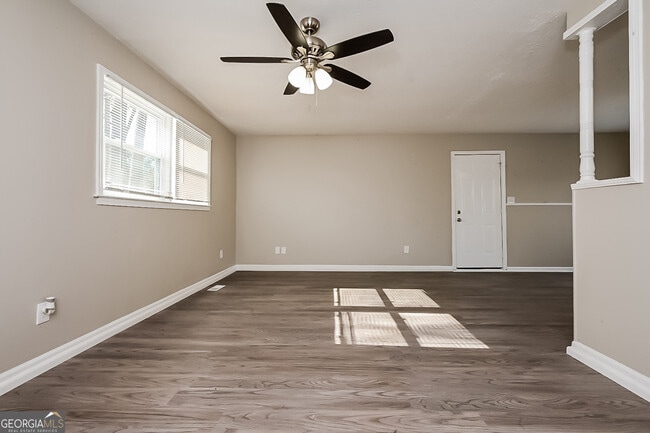 Photo - 4975 Manor Dr SW