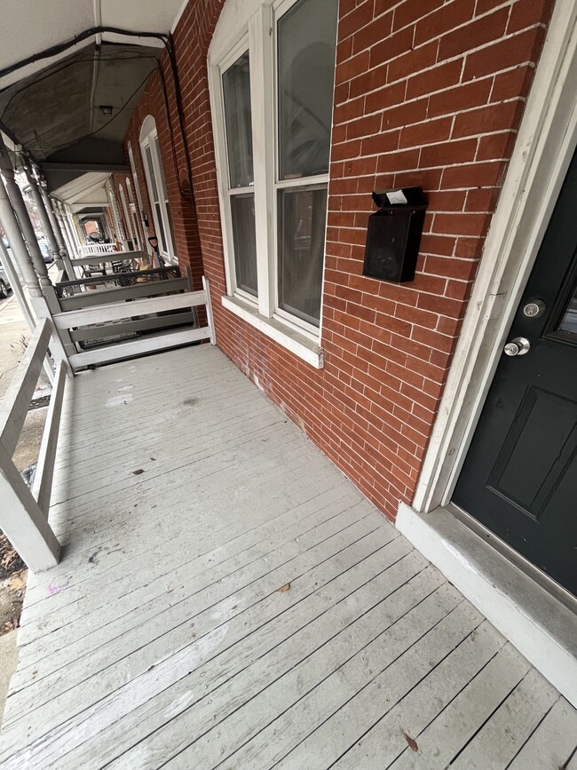 Photo - 446 Nevin St