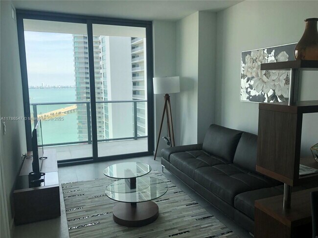 Photo - 501 NE 31st St Unidad 2905