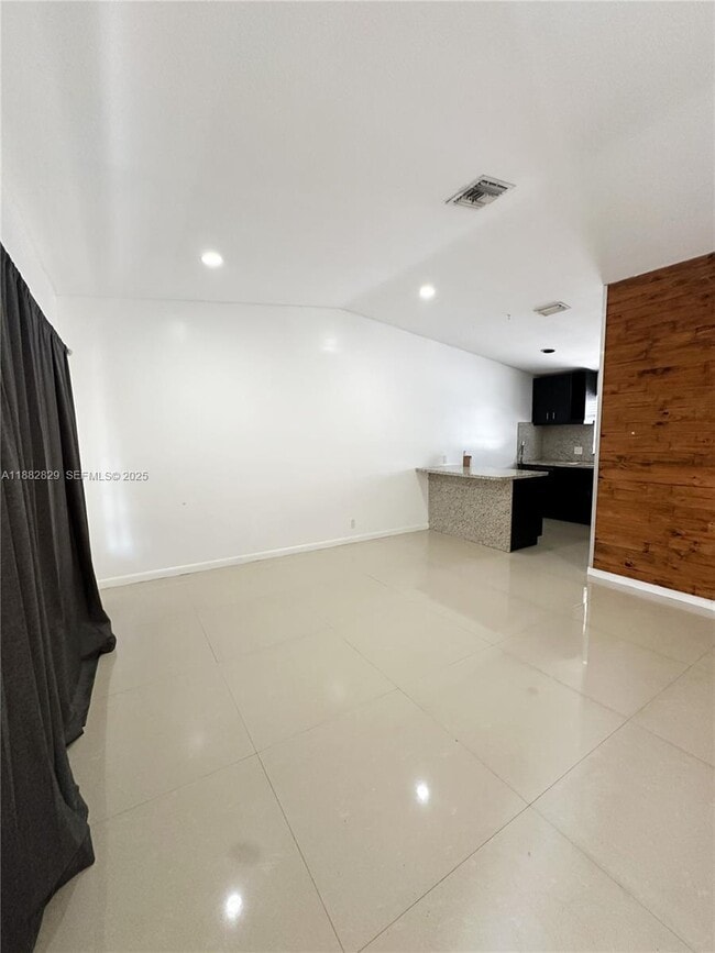 Photo - 313 Hendricks Isle Unit 3