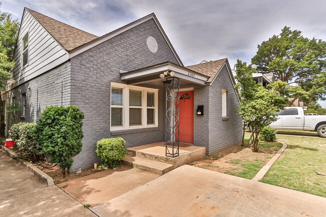 Building Photo - 2307 14th St