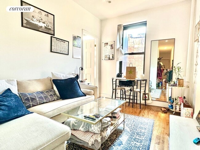 Photo - 235 E 4th St