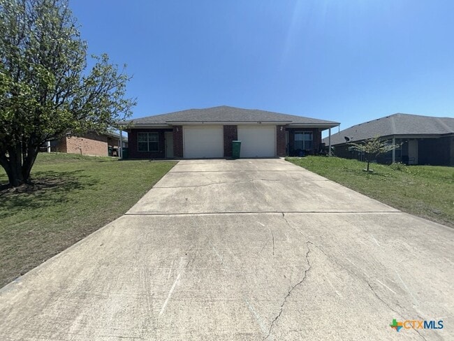 Building Photo - 308 Cedar Ridge Dr