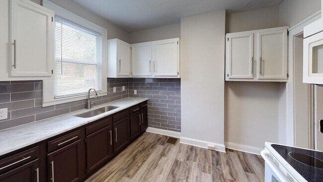 Photo - 3 BEDROOMS, 1 FULL BATHROOM + 3 FREE OFF-S...