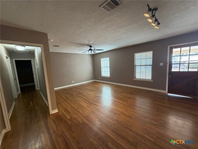 Photo - 127 Hillcrest Dr