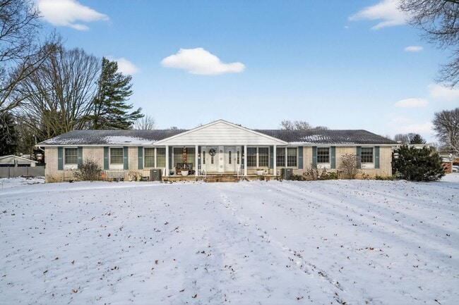 Building Photo - Charming 3BR Duplex in Canton